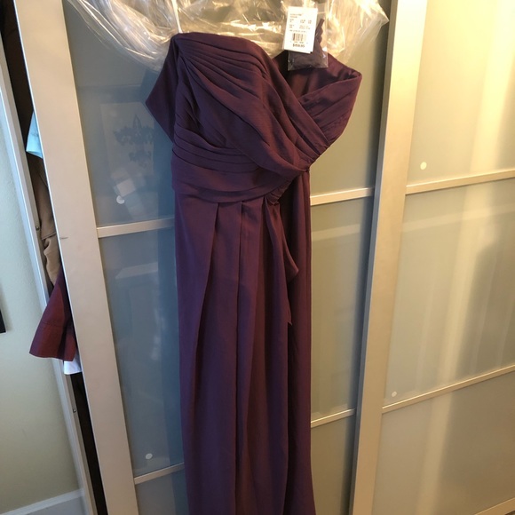 David’s Bridal strapless dress in plum - Picture 2 of 4